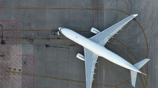 Peter Juhas, CFO of AerCap, sat down with Andrew Waddington, Managing Director, Industrials at Mizuho Americas to discuss AerCap’s strategy and approach to challenges.